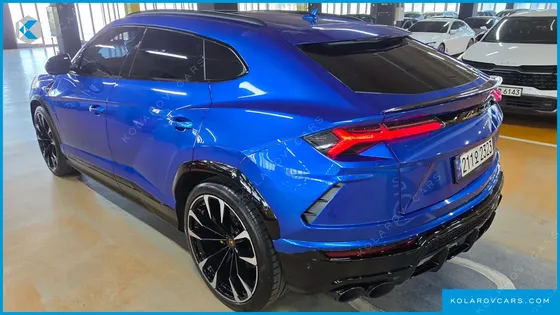 LAMBORGHINI URUS 4.0 V8