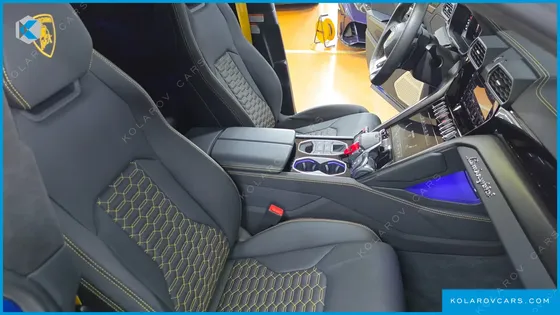 LAMBORGHINI URUS 4.0 V8
