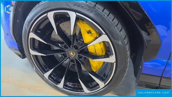 LAMBORGHINI URUS 4.0 V8