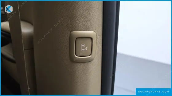 KIA CARNIVAL 9-SEATER PRESTIGE