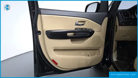 KIA CARNIVAL 9-SEATER PRESTIGE