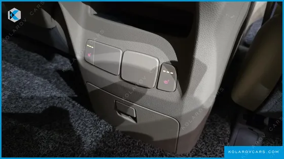 KIA CARNIVAL 9-SEATER PRESTIGE