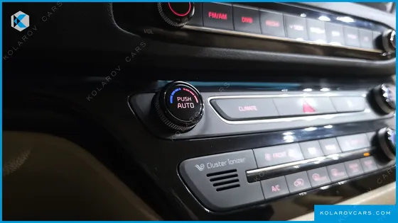 KIA CARNIVAL 9-SEATER PRESTIGE