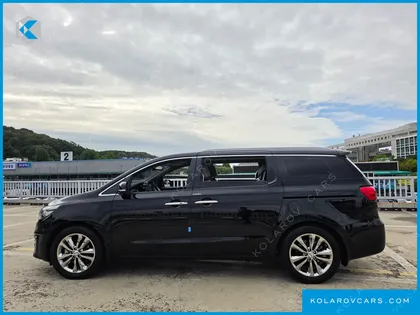 KIA CARNIVAL 9-SEATER PRESTIGE