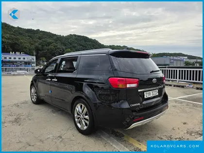 KIA CARNIVAL 9-SEATER PRESTIGE
