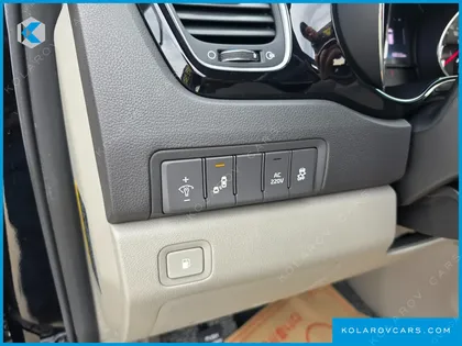 KIA CARNIVAL 9-SEATER PRESTIGE