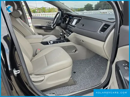 KIA CARNIVAL 9-SEATER PRESTIGE