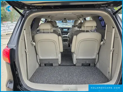 KIA CARNIVAL 9-SEATER PRESTIGE