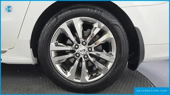 KIA CARNIVAL 9-SEATER NOBLESSE