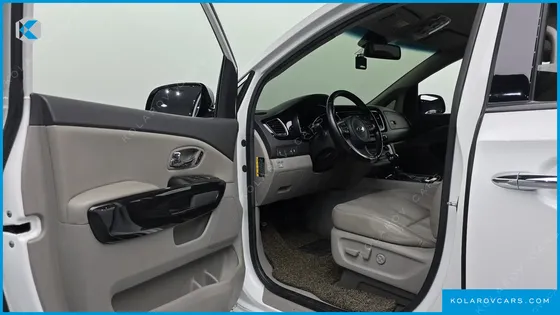 KIA CARNIVAL 9-SEATER NOBLESSE