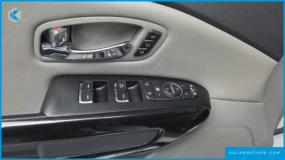 KIA CARNIVAL 9-SEATER NOBLESSE