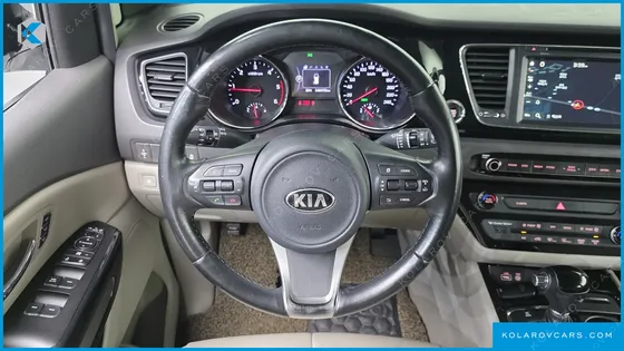 KIA CARNIVAL 9-SEATER NOBLESSE