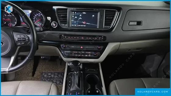 KIA CARNIVAL 9-SEATER NOBLESSE