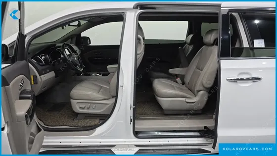 KIA CARNIVAL 9-SEATER NOBLESSE