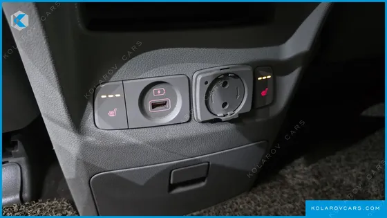 KIA CARNIVAL 9-SEATER NOBLESSE