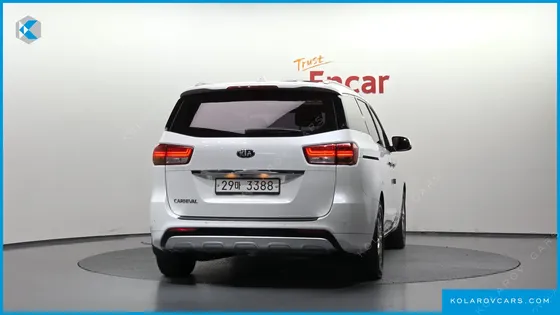 KIA CARNIVAL 9-SEATER PRESTIGE