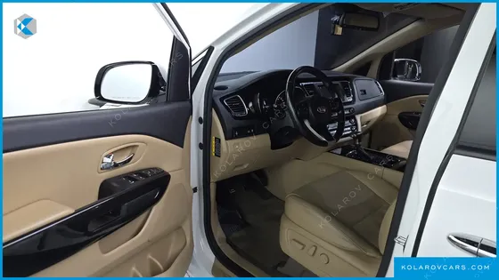 KIA CARNIVAL 9-SEATER PRESTIGE
