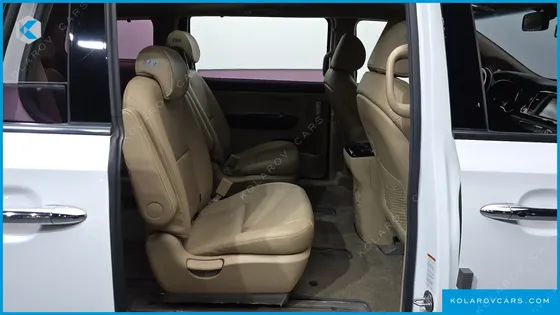 KIA CARNIVAL 9-SEATER PRESTIGE