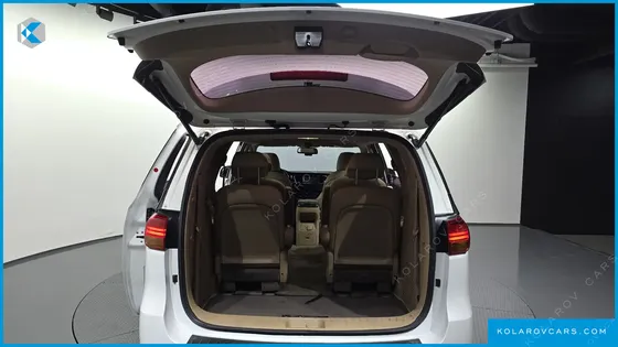 KIA CARNIVAL 9-SEATER PRESTIGE