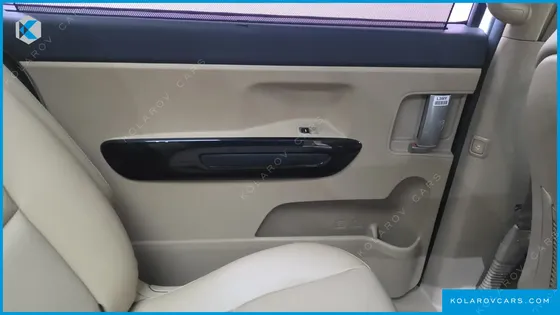 KIA CARNIVAL 9-SEATER PRESTIGE