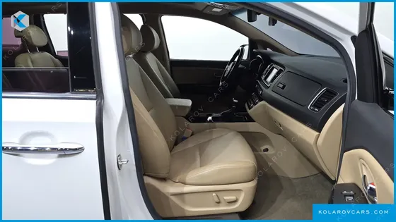 KIA CARNIVAL 9-SEATER PRESTIGE