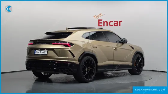 LAMBORGHINI URUS 4.0 V8