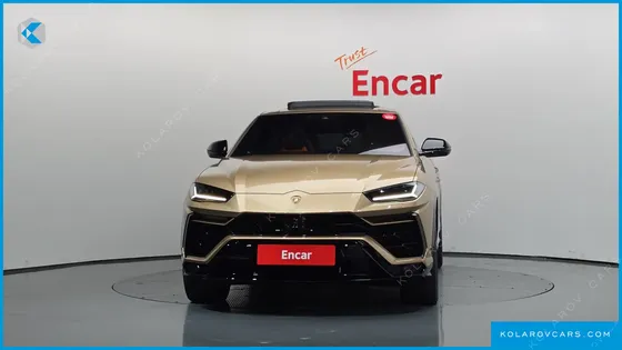LAMBORGHINI URUS 4.0 V8