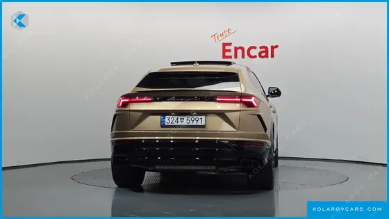 LAMBORGHINI URUS 4.0 V8