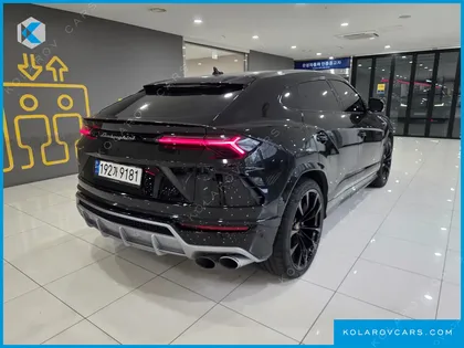 LAMBORGHINI URUS 4.0 V8