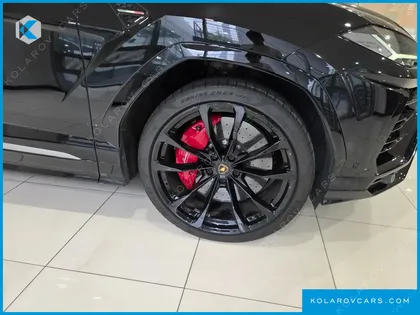 LAMBORGHINI URUS 4.0 V8