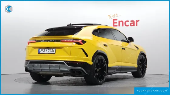 LAMBORGHINI URUS 4.0 V8