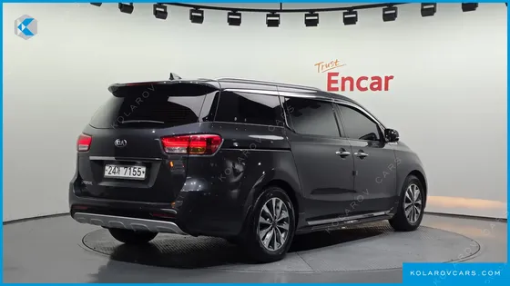 KIA CARNIVAL 9-SEATER LUXURY