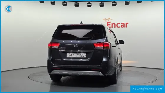 KIA CARNIVAL 9-SEATER LUXURY