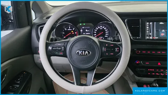 KIA CARNIVAL 9-SEATER LUXURY