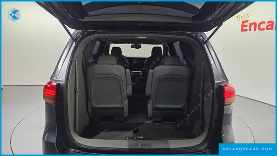 KIA CARNIVAL 9-SEATER LUXURY
