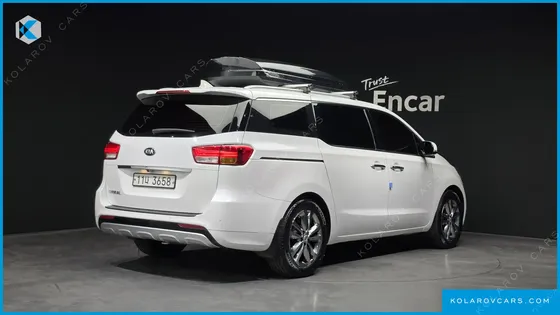 KIA CARNIVAL 9-SEATER NOBLESSE