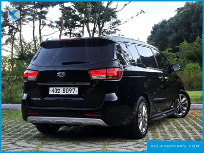 KIA CARNIVAL 9-SEATER NOBLESSE