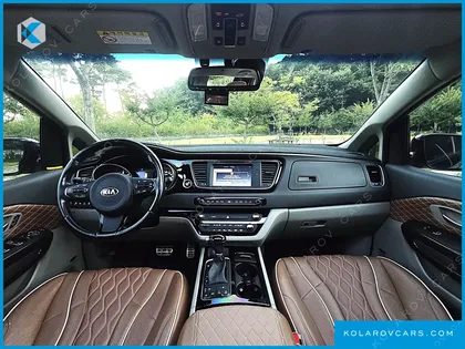 KIA CARNIVAL 9-SEATER NOBLESSE