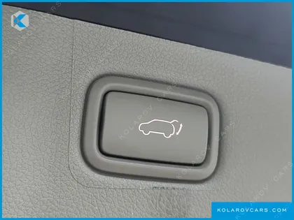 KIA CARNIVAL 9-SEATER NOBLESSE