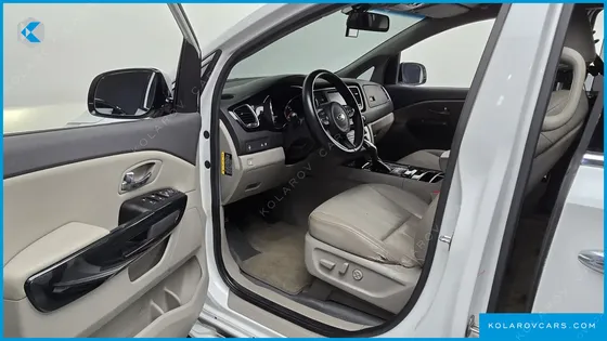 KIA CARNIVAL 9-SEATER PRESTIGE