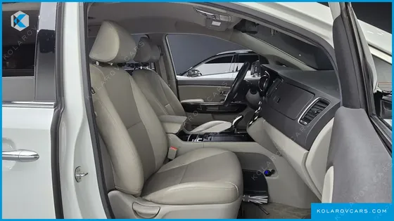 KIA CARNIVAL 9-SEATER PRESTIGE