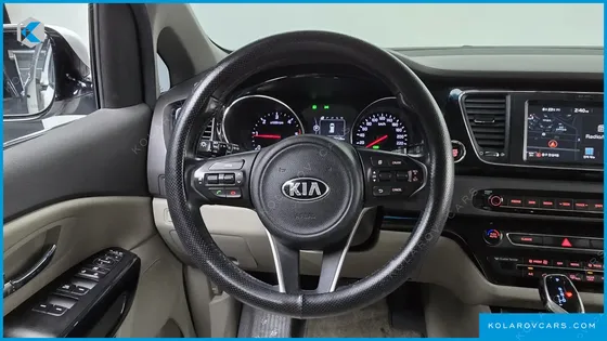 KIA CARNIVAL 9-SEATER PRESTIGE