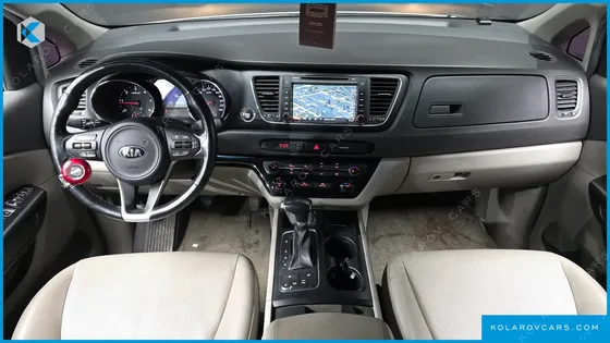 KIA CARNIVAL 9-SEATER LUXURY