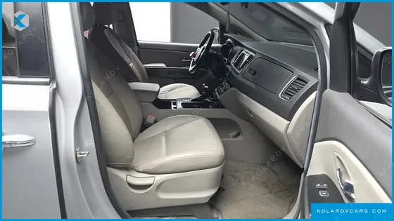 KIA CARNIVAL 9-SEATER LUXURY