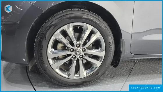 KIA CARNIVAL 9-SEATER PRESTIGE
