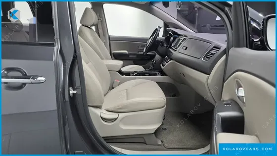 KIA CARNIVAL 9-SEATER PRESTIGE
