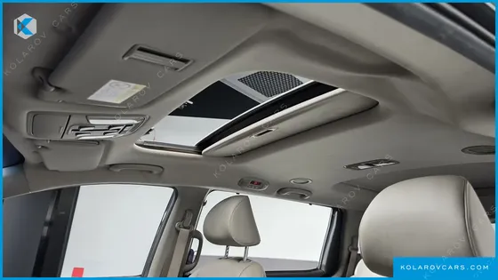 KIA CARNIVAL 9-SEATER PRESTIGE