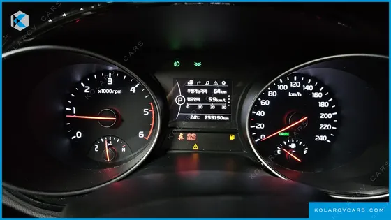 KIA CARNIVAL 9-SEATER HI-LIMOUSINE
