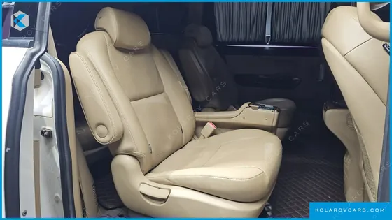 KIA CARNIVAL 9-SEATER HI-LIMOUSINE