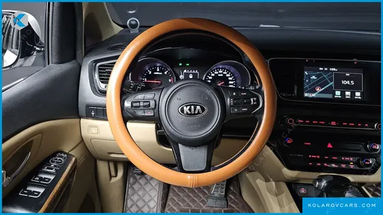 KIA CARNIVAL 9-SEATER HI-LIMOUSINE